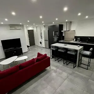  Appartement 3 Pieces Refait A Neuf. Centre-ville.